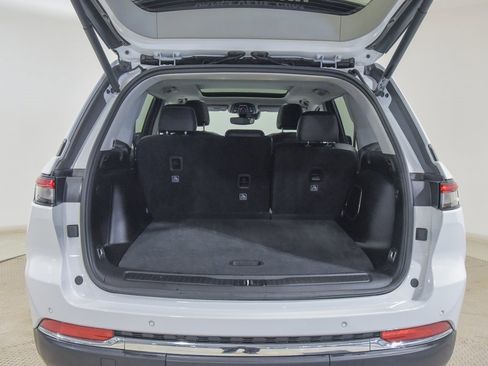 Used 2022 Jeep Grand Cherokee Limited 4xe image 14