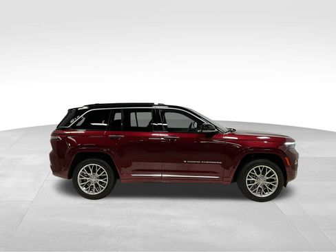 Used 2025 Jeep Grand Cherokee Summit image 3