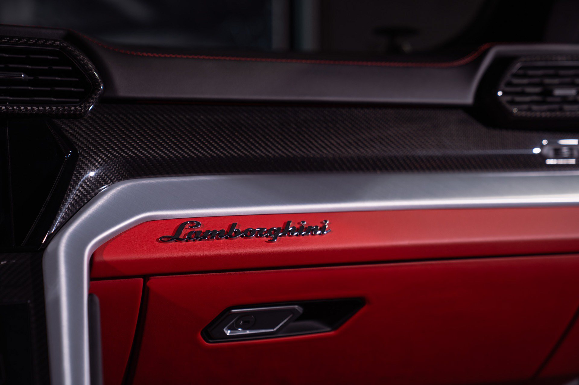 Used 2022 Lamborghini Urus AWD/4WD image 37