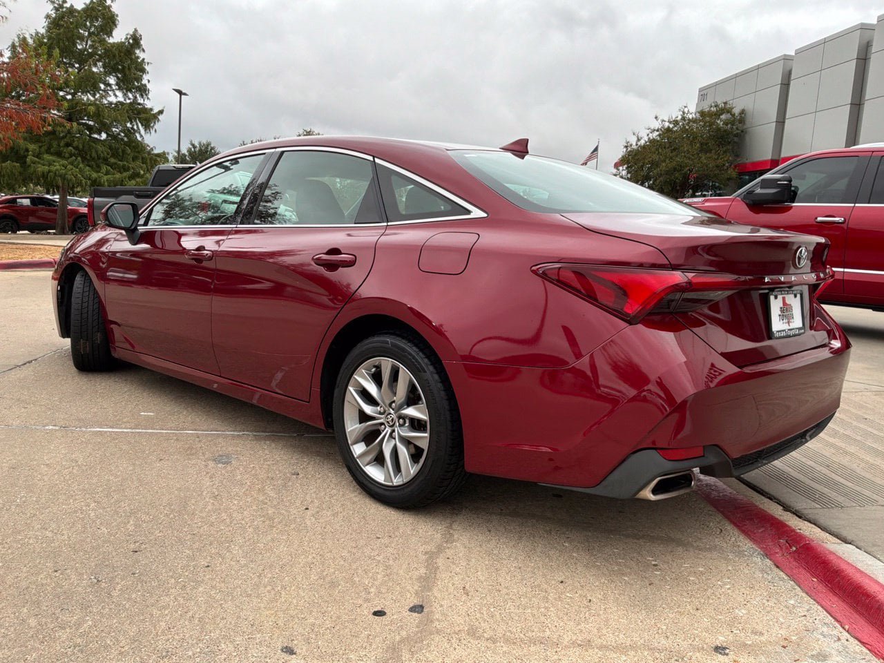 Used 2022 Toyota Avalon XLE FWD image 8