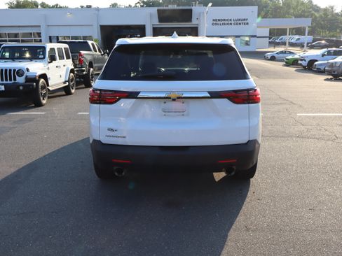 Used 2023 Chevrolet Traverse LS w/ Safety Package FWD image 9