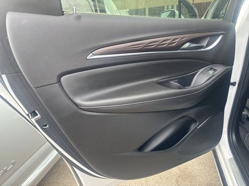 Used 2022 Buick Enclave Avenir w/ Avenir Technology Package image 11