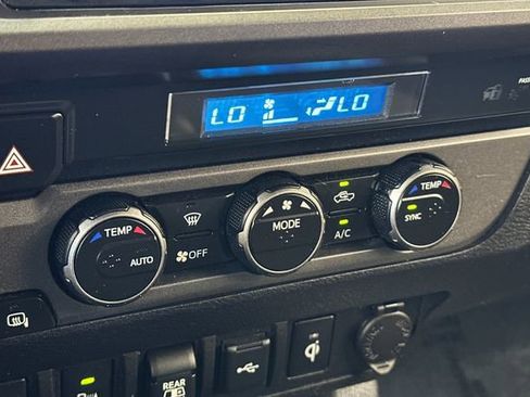 Used 2023 Toyota Tacoma TRD Off-Road w/ Technology Package AWD/4WD image 22