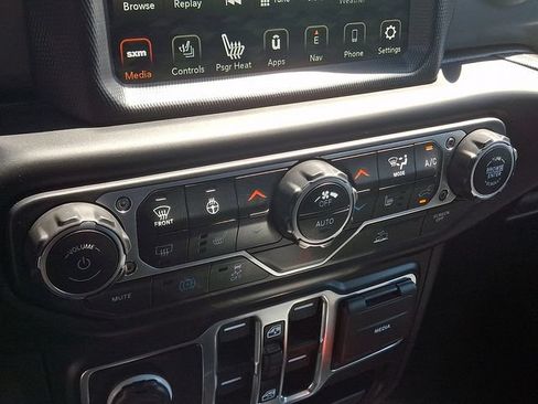 Used 2023 Jeep Wrangler Unlimited w/ Cold Weather Group AWD/4WD image 15