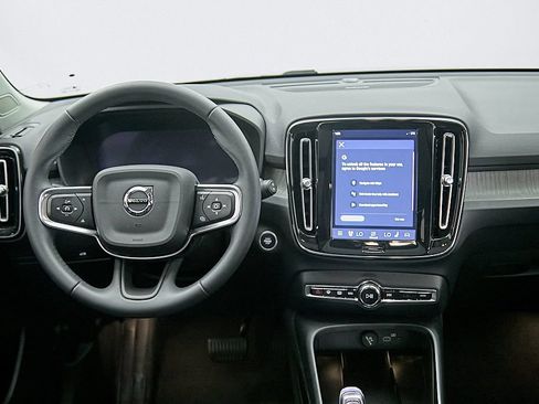 Certified 2024 Volvo XC40 B5 Ultimate w/ Climate Package AWD/4WD image 23