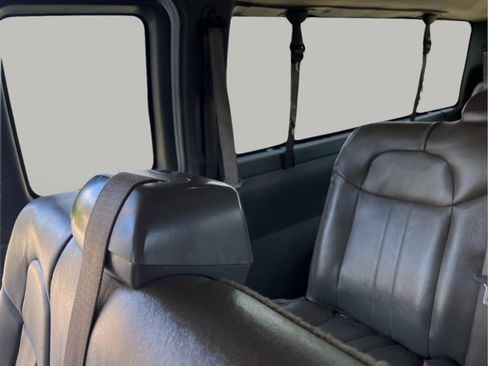 Used 2020 Chevrolet Express 3500 LS image 28