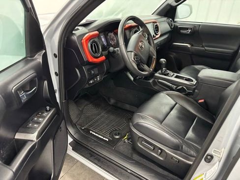 Used 2020 Toyota Tacoma TRD Sport w/ TRD Premium Sport Package image 12