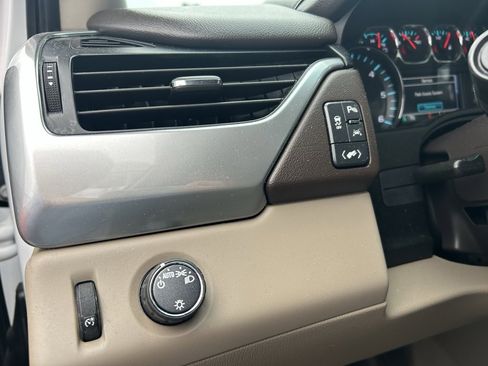 Used 2019 Chevrolet Tahoe LT image 14