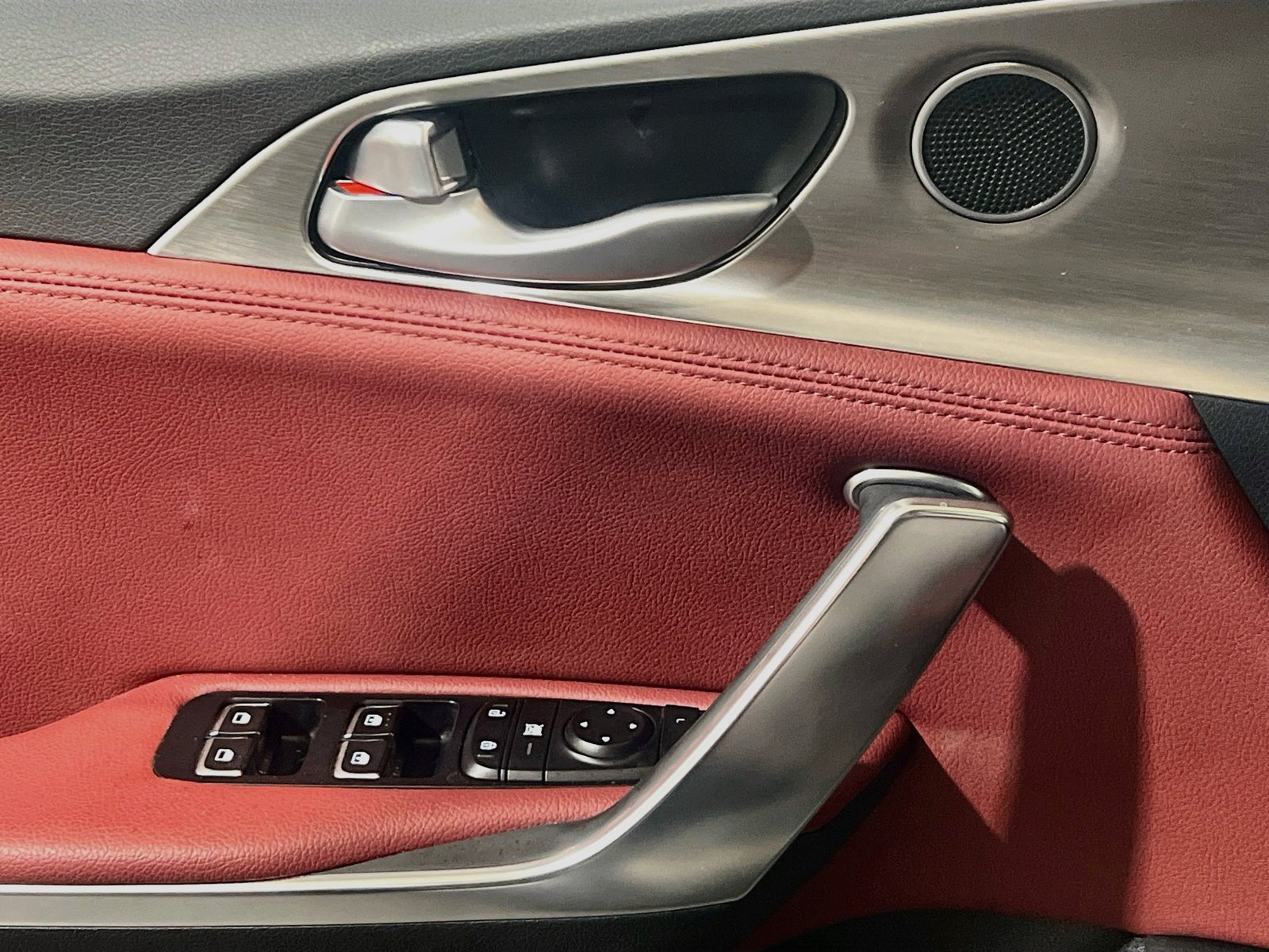 Used 2022 Kia Stinger GT1 w/ Red Interior Color Package RWD image 14