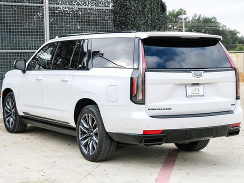 Used 2021 Cadillac Escalade ESV Sport w/ Driver Assist Tech Package image 10