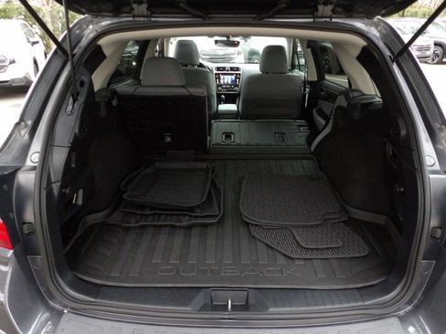 Used 2018 Subaru Outback 2.5i Limited image 25