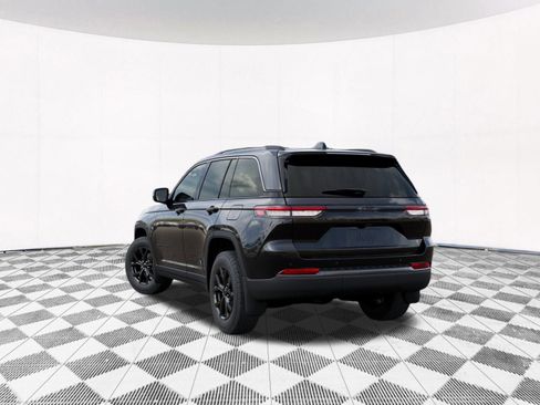New 2026 Jeep Grand Cherokee Altitude image 5