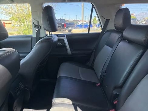 Used 2016 Toyota 4Runner SR5 AWD/4WD image 32