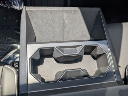 Used 2025 Tesla Cybertruck AWD Crew Cab image 28