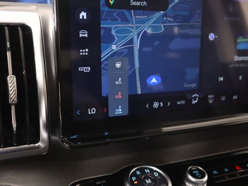 Used 2025 Ford Expedition Max Platinum image 8