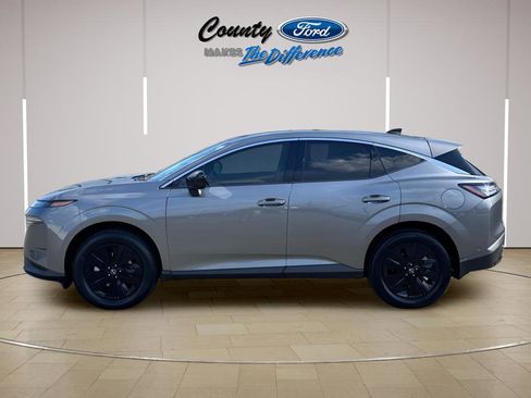 Used 2025 Nissan Murano SV FWD image 3
