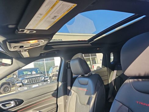 New 2026 Jeep Compass Trailhawk w/ Sun, Sound & Navigation Group image 19