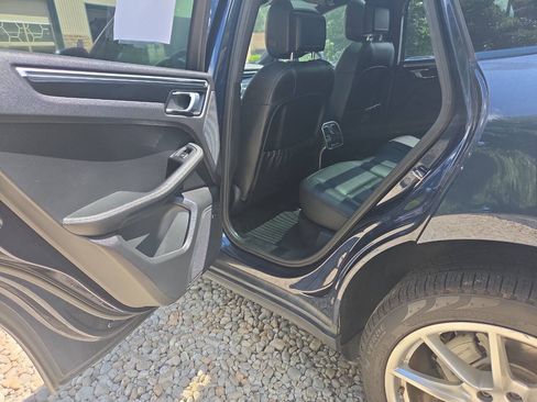 Used 2018 Porsche Macan S AWD/4WD image 17