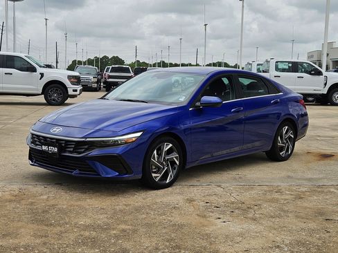 Used 2025 Hyundai Elantra SEL image 10