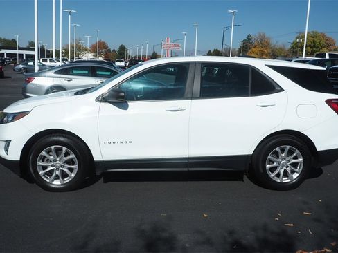 Used 2021 Chevrolet Equinox LS w/ LS Convenience Package image 8