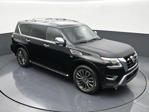 Used 2021 Nissan Armada Platinum w/ Captain's Chairs Package RWD image 18