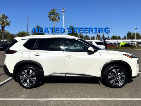 Used 2021 Nissan Rogue SV w/ Premium Package FWD image 4