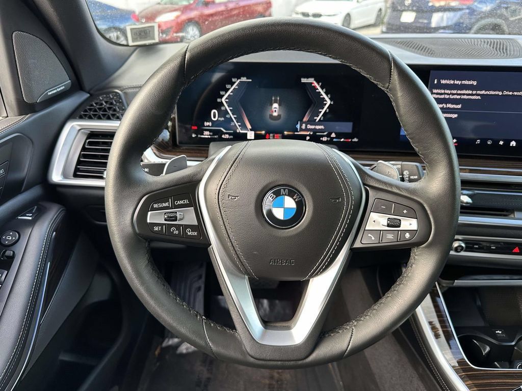 Used 2026 BMW X5 xDrive40i AWD/4WD image 17