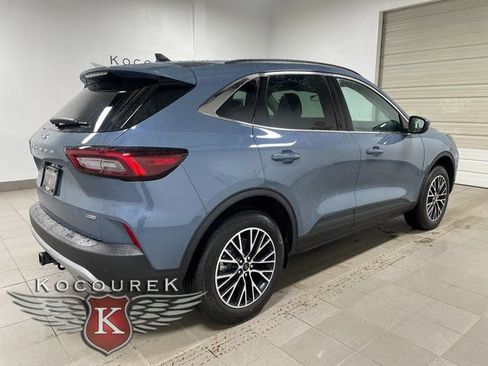 New 2026 Ford Escape SE w/ Class II Trailer Tow Package image 6