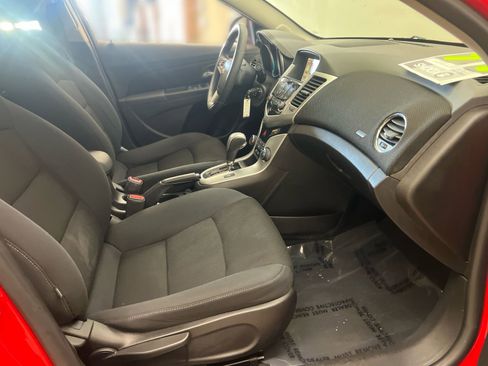 Used 2016 Chevrolet Cruze LT w/ Technology Package image 25
