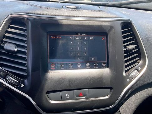 Used 2020 Jeep Cherokee Latitude FWD image 31