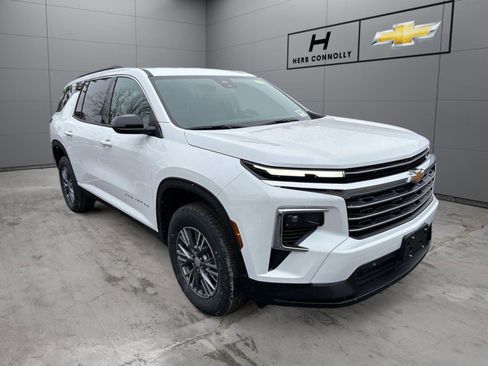 New 2026 Chevrolet Traverse LT w/ LPO, Floor Liner Package AWD/4WD image 1