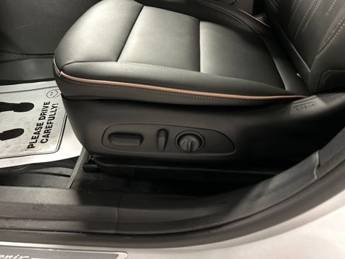 New 2026 Buick Envista Avenir FWD image 11