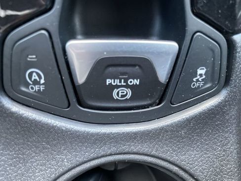 Used 2019 Jeep Compass Limited image 27