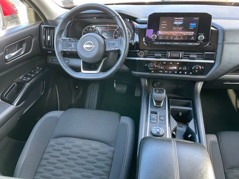 Certified 2024 Nissan Pathfinder SV w/ Lighting Package (N92) AWD/4WD image 9