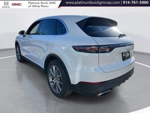 Used 2023 Porsche Cayenne Platinum Edition image 6