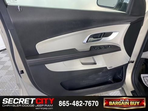 Used 2010 Chevrolet Equinox LT w/ Chrome Appearance Package AWD/4WD image 12