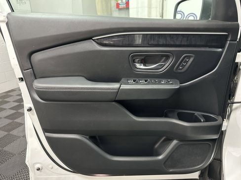 Used 2024 Honda Pilot Elite image 18
