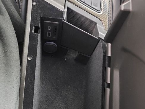 Used 2021 Cadillac CT4 V w/ Technology Package image 25