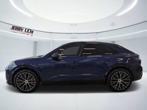Used 2024 Porsche Macan Turbo Electric AWD/4WD image 7
