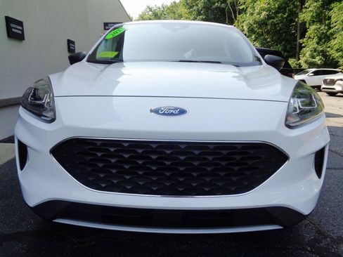 Used 2022 Ford Escape SE FWD image 2