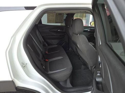 Used 2025 Chevrolet TrailBlazer LT AWD/4WD image 45