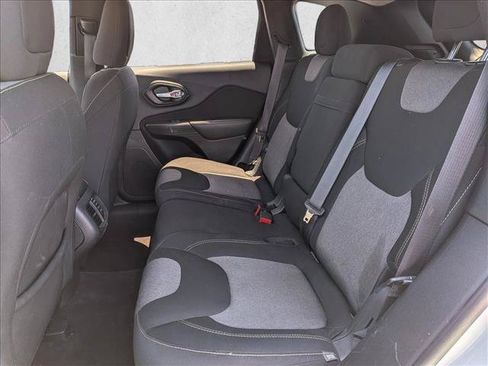 Used 2016 Jeep Cherokee Sport AWD/4WD image 17