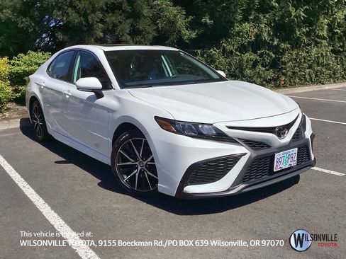Used 2023 Toyota Camry SE w/ Cold Weather Package image 1