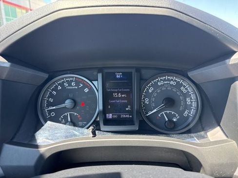 Used 2020 Toyota Tacoma TRD Off-Road w/ TRD Premium Off Road Package AWD/4WD image 26