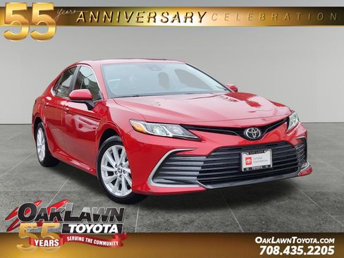 Certified 2023 Toyota Camry LE image 1