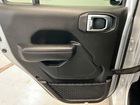 Used 2023 Jeep Wrangler Unlimited Rubicon 4xe w/ Steel Bumper Group AWD/4WD image 18