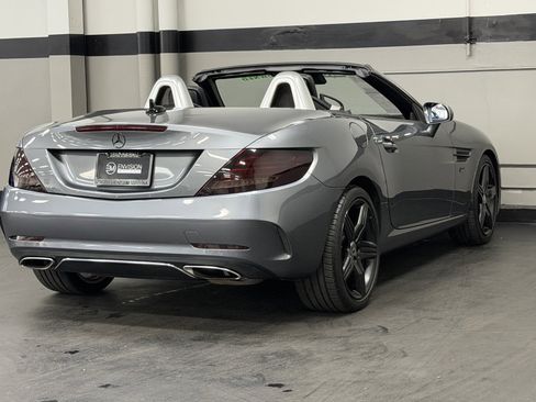 Used 2020 Mercedes-Benz SLC 300 image 12