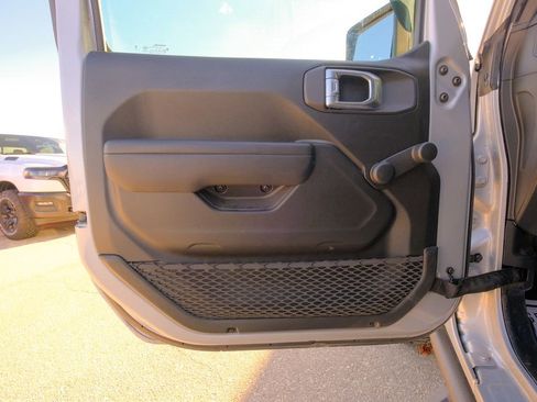 Used 2024 Jeep Wrangler Sport image 20