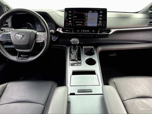 Used 2021 Toyota Sienna XSE w/ XSE Plus Package image 14