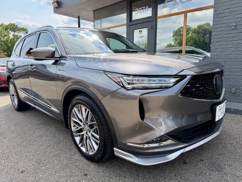 Used 2024 Acura MDX SH-AWD w/ Advance Package image 3
